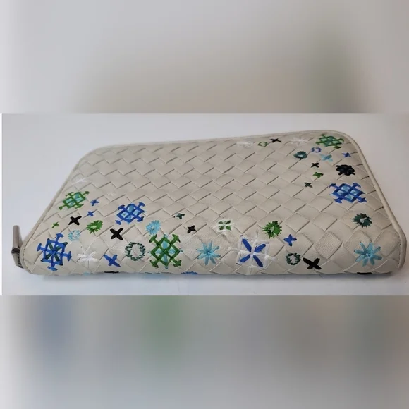 Bottega Veneta White Leather Embroidered Long Zippy Wallet - Picture 5 of 11